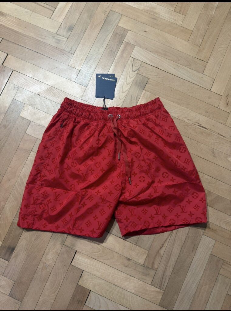 LUIS VIUTTON RED 3D Flock