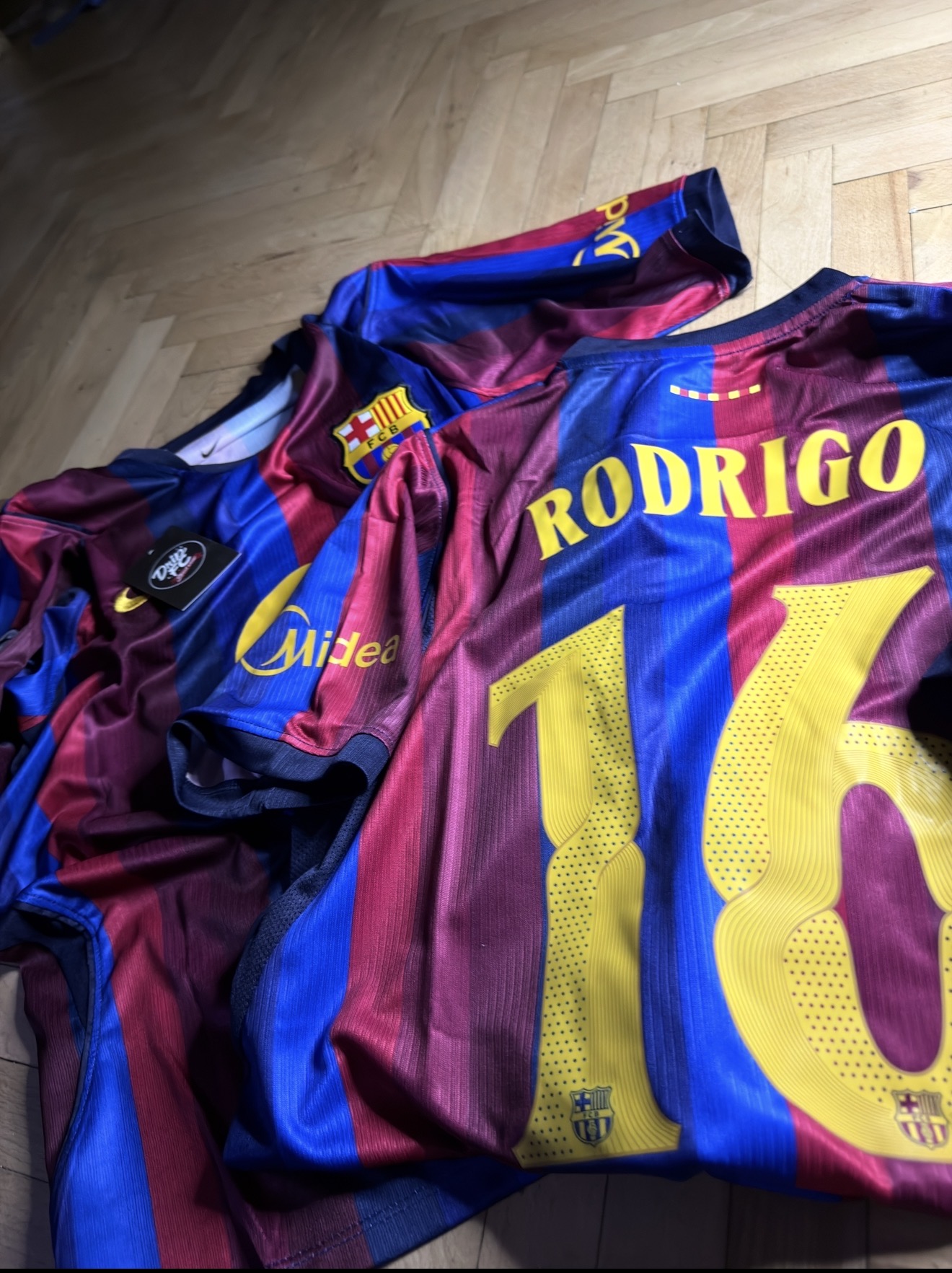 Barcelona Home Jersey 26/27 | Rodrigo #16 | Премиум Серия - Image 2